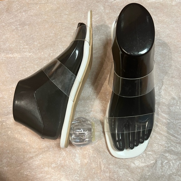 NWOT - Transparent Clear BALL Décor Sandals White (Size 7) - Picture 2 of 9